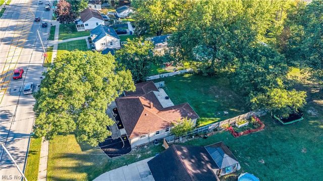 5861 Stearns Road, North Olmsted, OH 44070