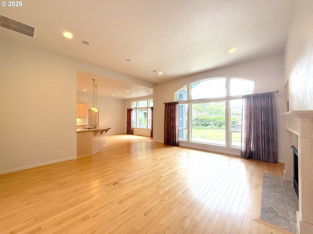 2602 CUMBERLAND Dr, Eugene, OR 97408