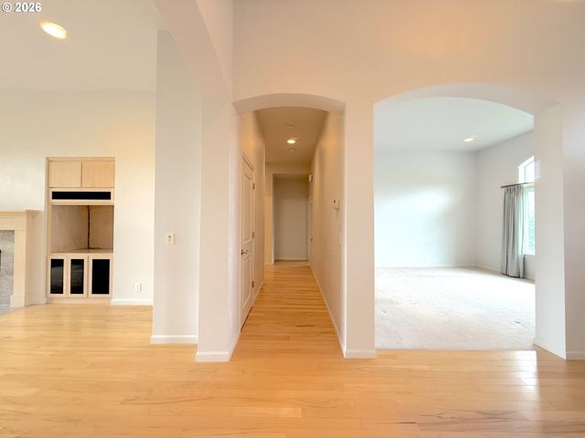 2602 CUMBERLAND Dr, Eugene, OR 97408