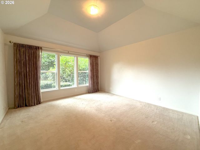 2602 CUMBERLAND Dr, Eugene, OR 97408