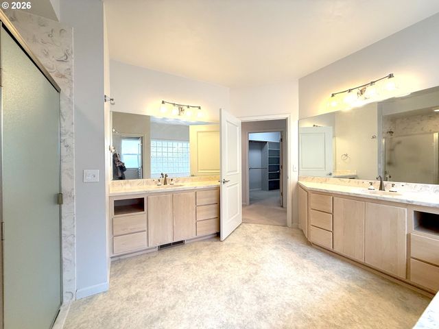 2602 CUMBERLAND Dr, Eugene, OR 97408