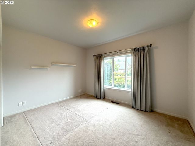 2602 CUMBERLAND Dr, Eugene, OR 97408