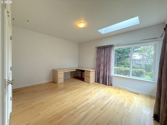 2602 CUMBERLAND Dr, Eugene, OR 97408