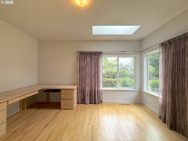 2602 CUMBERLAND Dr, Eugene, OR 97408