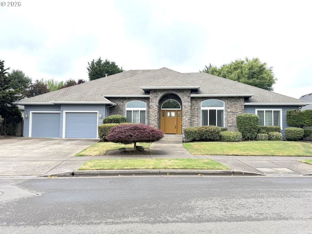 2602 CUMBERLAND Dr, Eugene, OR 97408