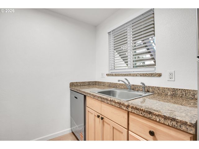 5488 Sw ALGER Ave 5, Beaverton, OR 97005