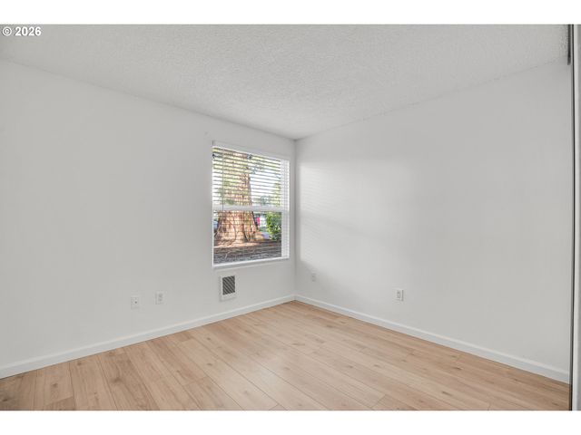 5488 Sw ALGER Ave 5, Beaverton, OR 97005