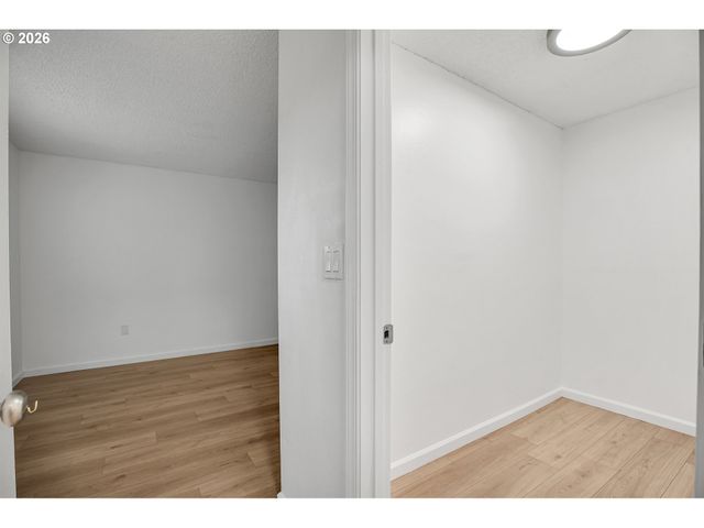 5488 Sw ALGER Ave 5, Beaverton, OR 97005