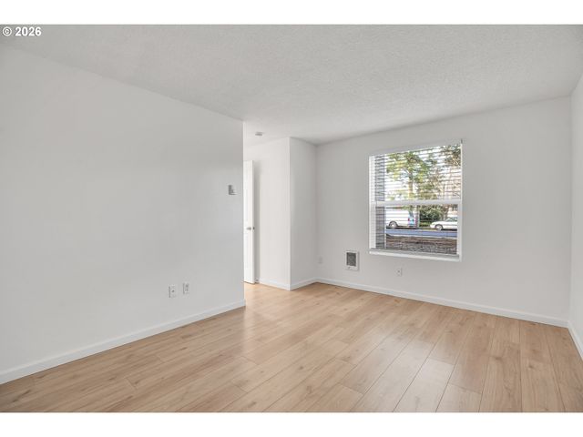 5488 Sw ALGER Ave 5, Beaverton, OR 97005