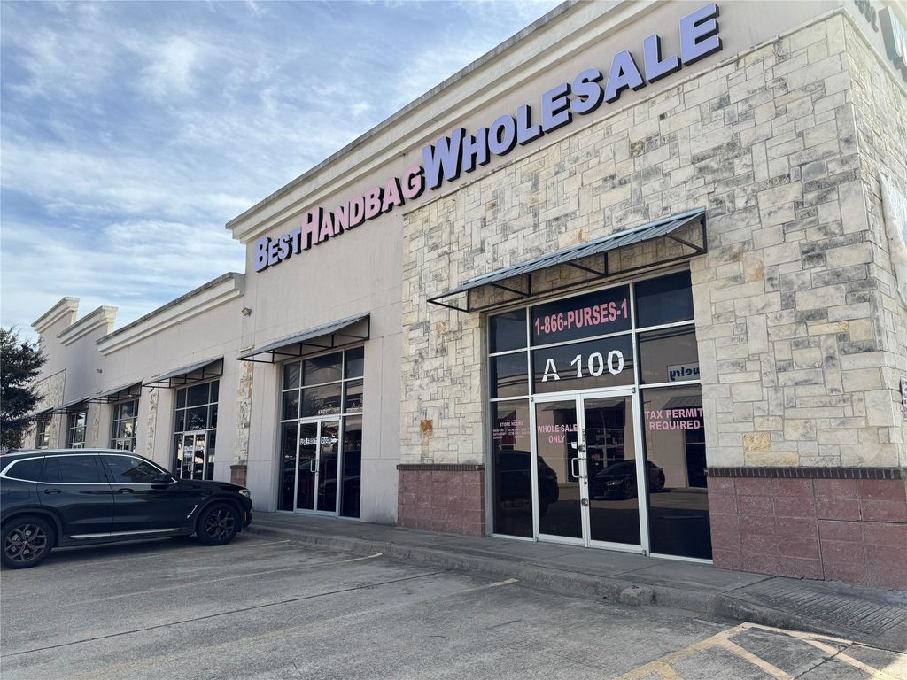 11532 Harry Hines Boulevard A100-A104, Dallas, TX 75229