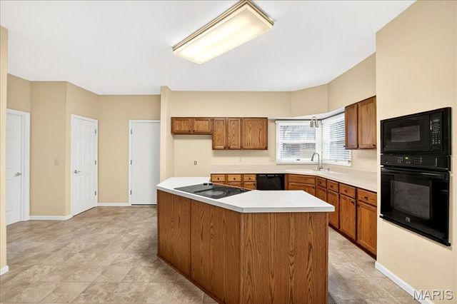 2566 Christopher Oaks Court, Oakville, MO 63129