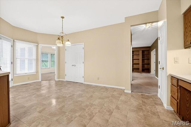 2566 Christopher Oaks Court, Oakville, MO 63129