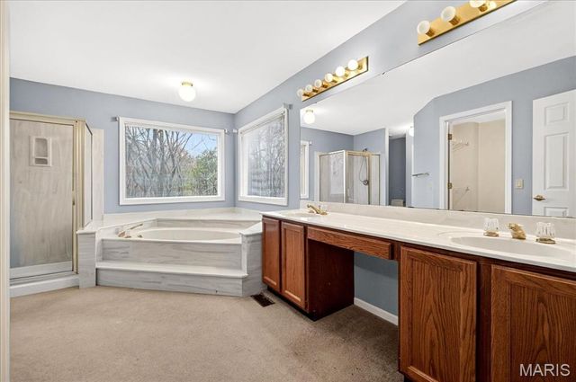 2566 Christopher Oaks Court, Oakville, MO 63129