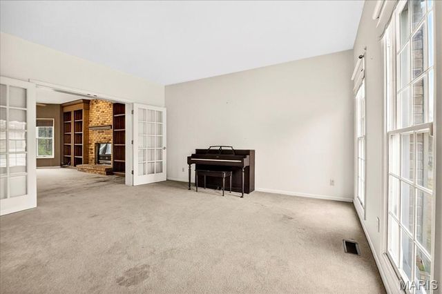 2566 Christopher Oaks Court, Oakville, MO 63129