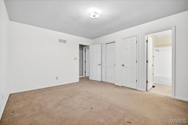 2566 Christopher Oaks Court, Oakville, MO 63129