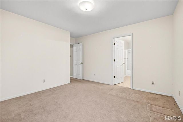 2566 Christopher Oaks Court, Oakville, MO 63129