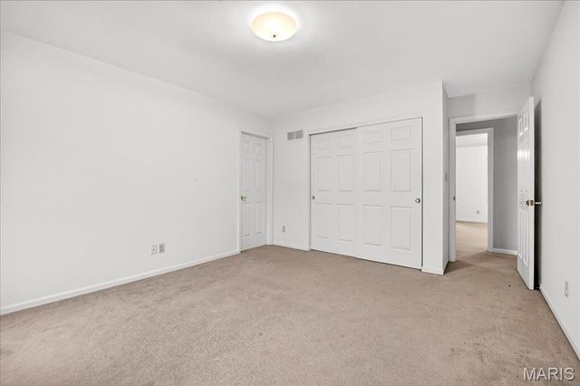 2566 Christopher Oaks Court, Oakville, MO 63129