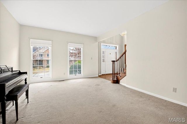 2566 Christopher Oaks Court, Oakville, MO 63129