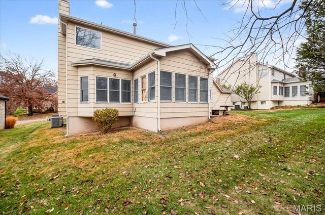 2566 Christopher Oaks Court, Oakville, MO 63129