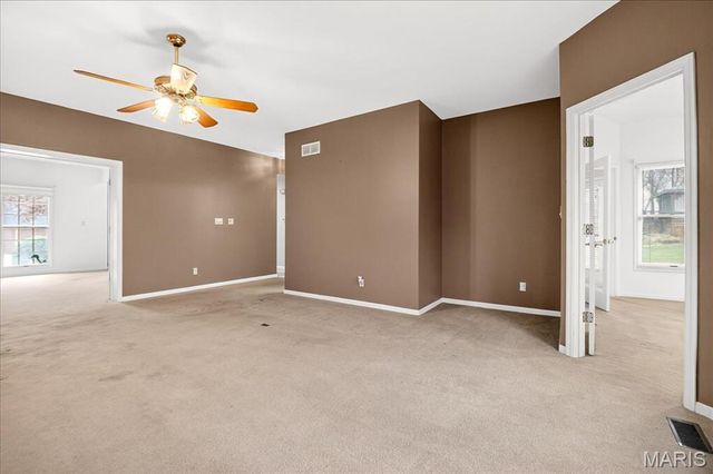 2566 Christopher Oaks Court, Oakville, MO 63129