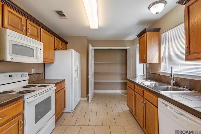 26293 Riverscape Dr, Springfield, LA 70462