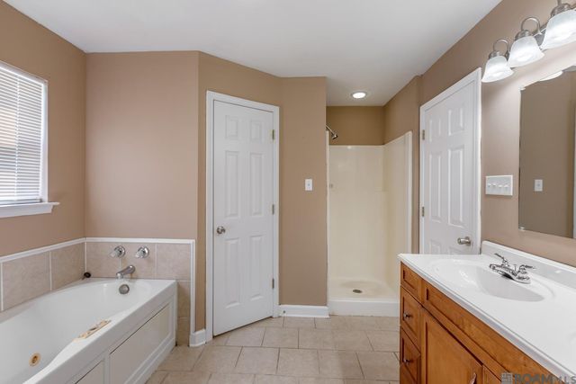 26293 Riverscape Dr, Springfield, LA 70462