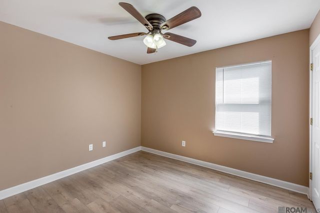 26293 Riverscape Dr, Springfield, LA 70462