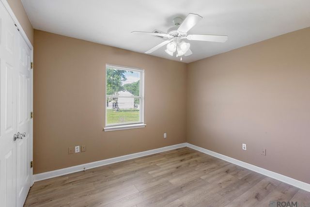 26293 Riverscape Dr, Springfield, LA 70462
