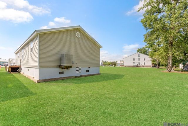26293 Riverscape Dr, Springfield, LA 70462