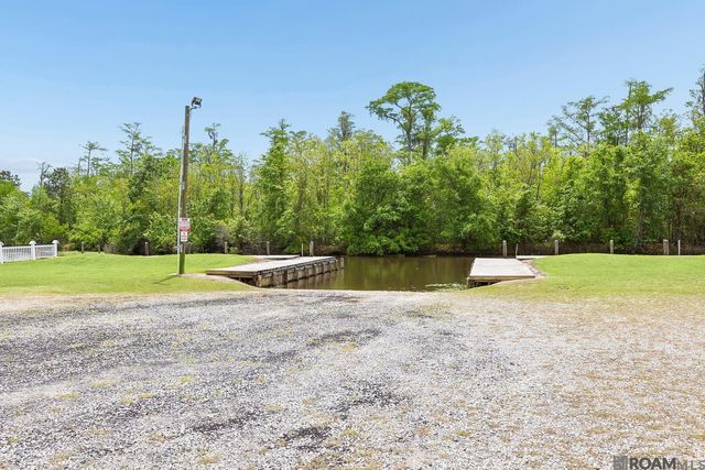 26293 Riverscape Dr, Springfield, LA 70462