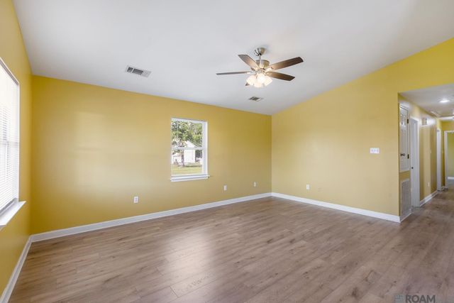 26293 Riverscape Dr, Springfield, LA 70462