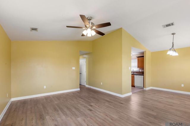 26293 Riverscape Dr, Springfield, LA 70462