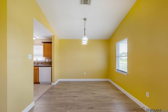 26293 Riverscape Dr, Springfield, LA 70462