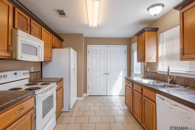 26293 Riverscape Dr, Springfield, LA 70462