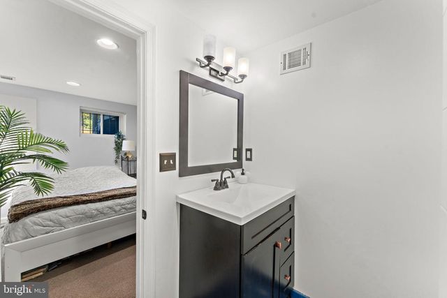 502 S HENRY ST, Alexandria, VA 22314