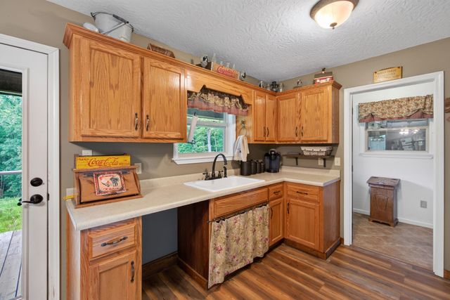 513 Valley Ridge Rd, Jamestown, TN 38556