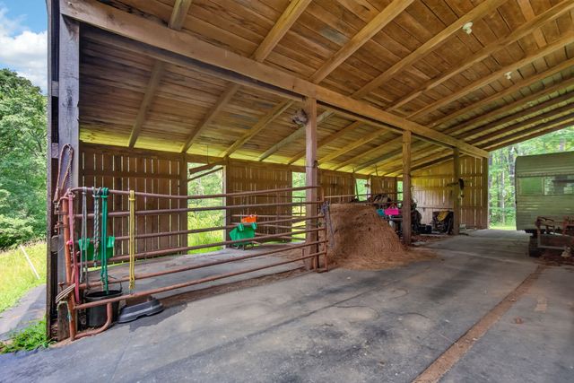 513 Valley Ridge Rd, Jamestown, TN 38556