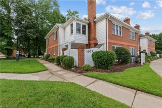 107 Sudbury Way Apt A, Yorktown, VA 23693