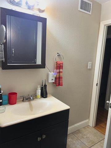 6906 Van Maren Ln, Citrus Heights, CA 95621