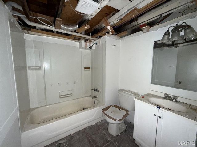 3932 Schiller Place, St Louis, MO 63116