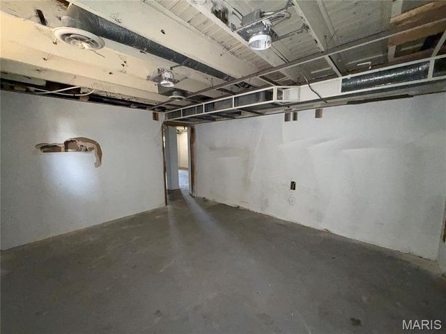 3932 Schiller Place, St Louis, MO 63116