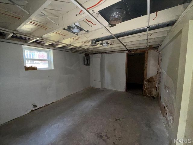 3932 Schiller Place, St Louis, MO 63116