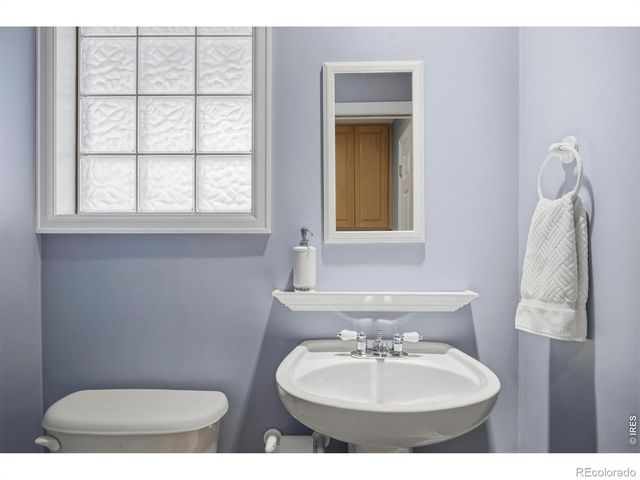 6006 Fox Hill Drive, Longmont, CO 80504