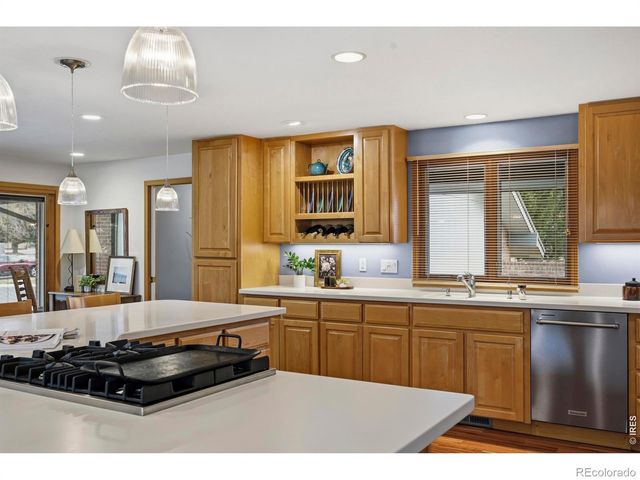 6006 Fox Hill Drive, Longmont, CO 80504