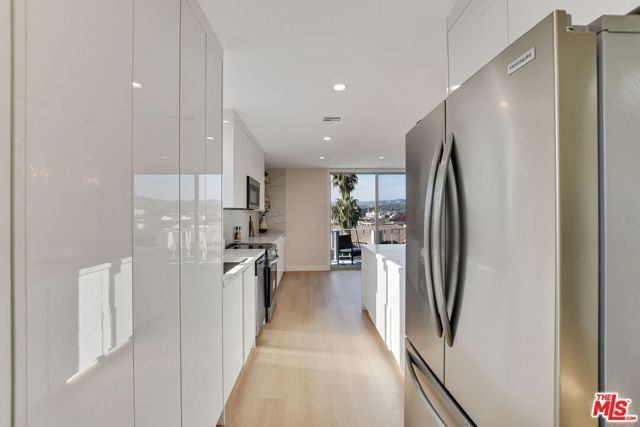 100 S Doheny Drive 705, Los Angeles, CA 90048