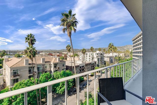 100 S Doheny Drive 705, Los Angeles, CA 90048