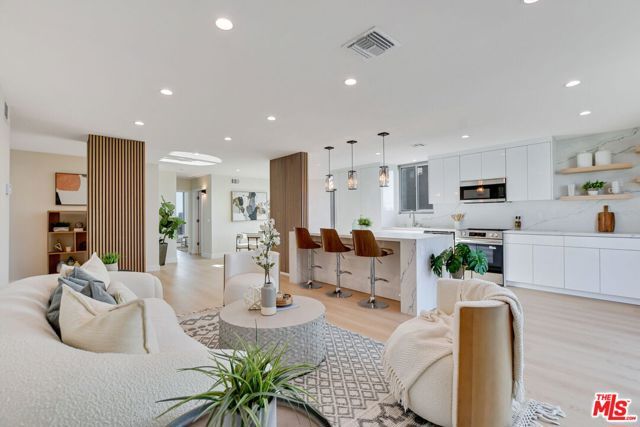 100 S Doheny Drive 705, Los Angeles, CA 90048