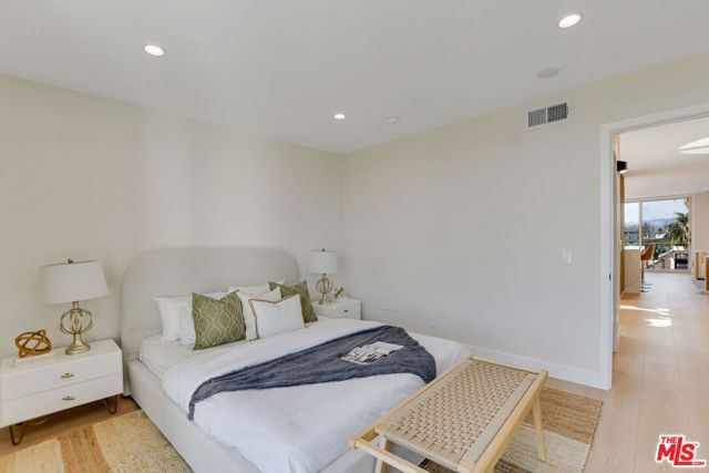 100 S Doheny Drive 705, Los Angeles, CA 90048