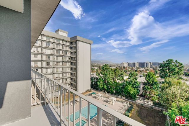 100 S Doheny Drive 705, Los Angeles, CA 90048