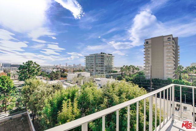 100 S Doheny Drive 705, Los Angeles, CA 90048